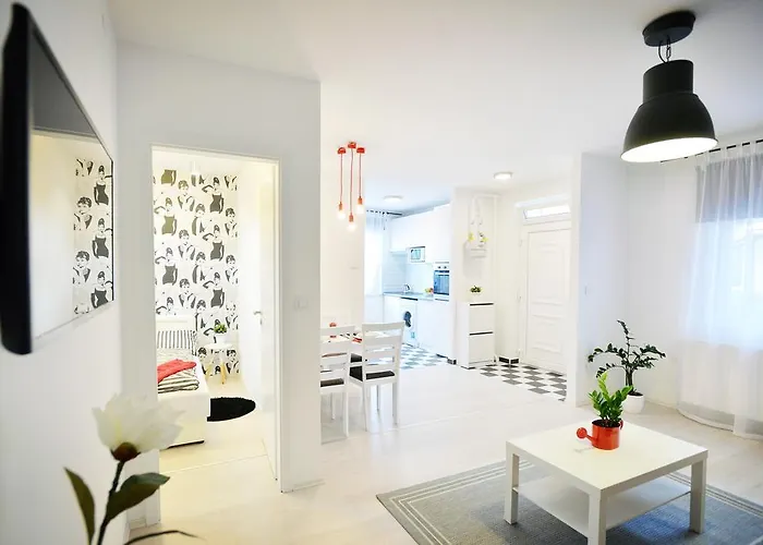 アパート Enjoy エゲル